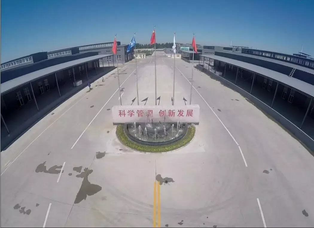 厂房大门