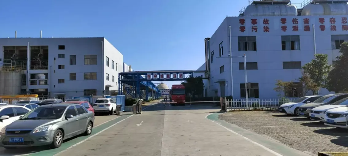 厂房大门