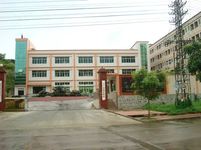 厂房大门