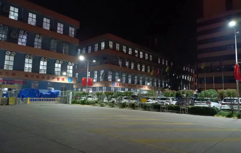 厂房大门
