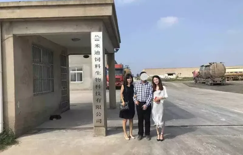 厂房大门