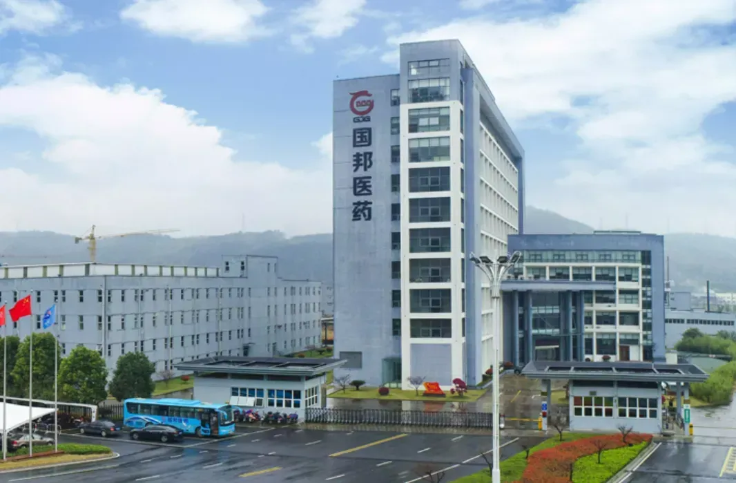厂房大门