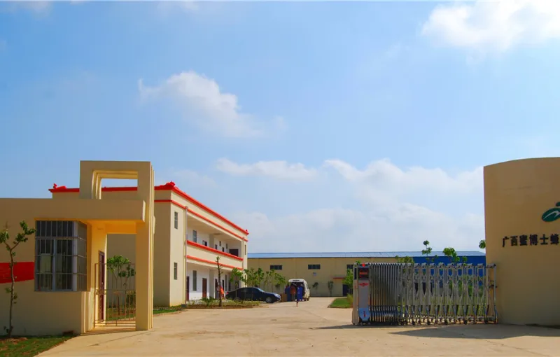 厂房大门
