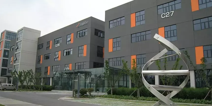 厂房大门