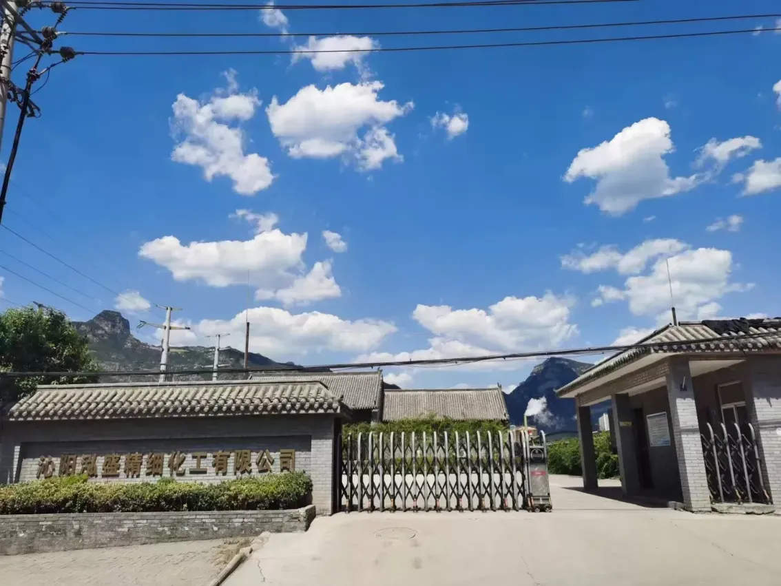 厂房大门