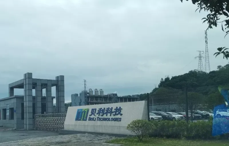 厂房大门