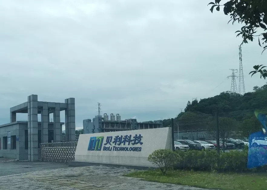 厂房大门