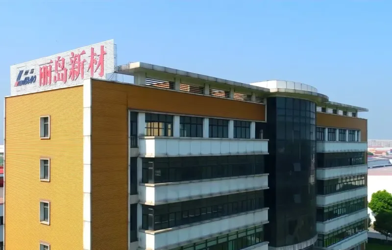 厂房大门
