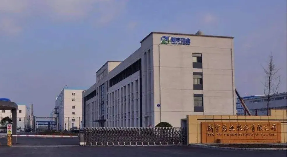 厂房大门