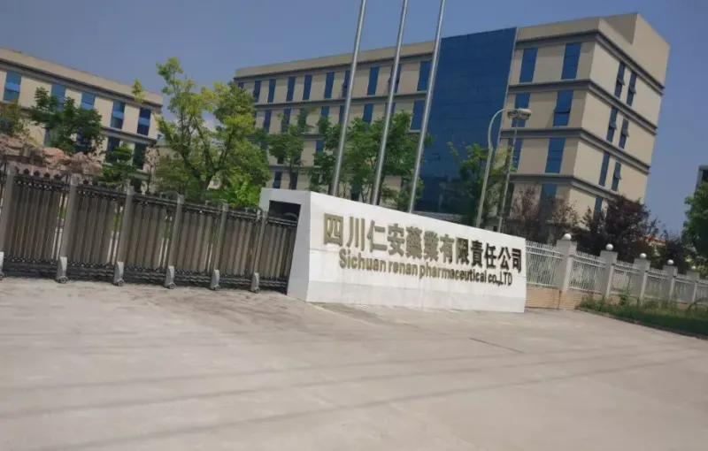 厂房大门