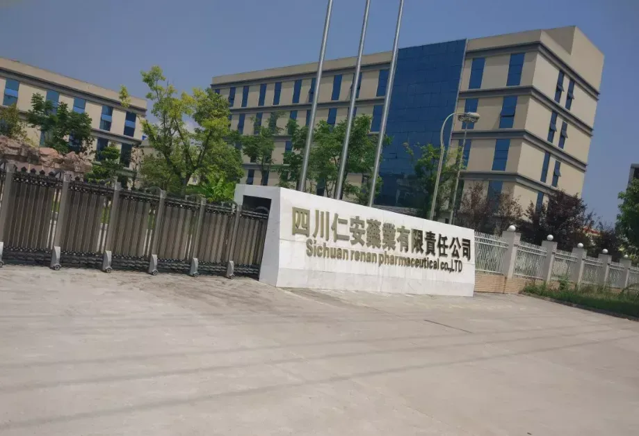 厂房大门