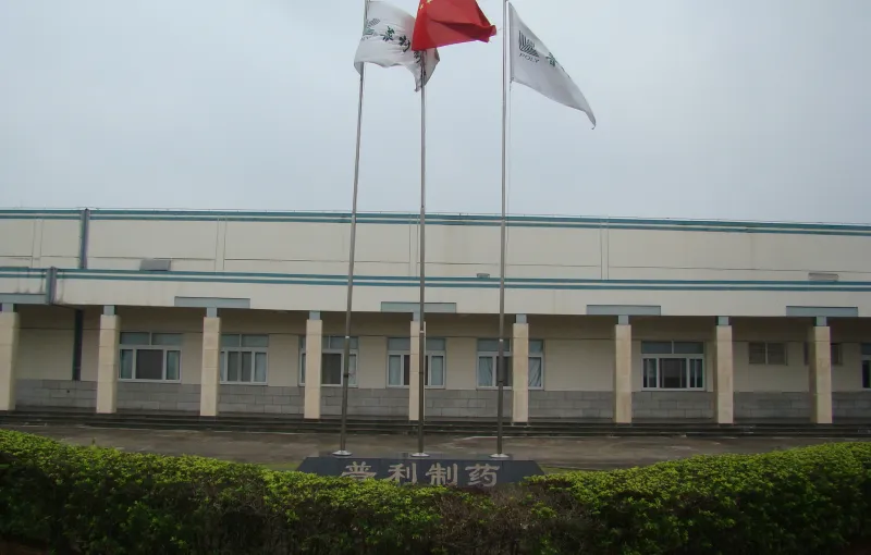 厂房大门