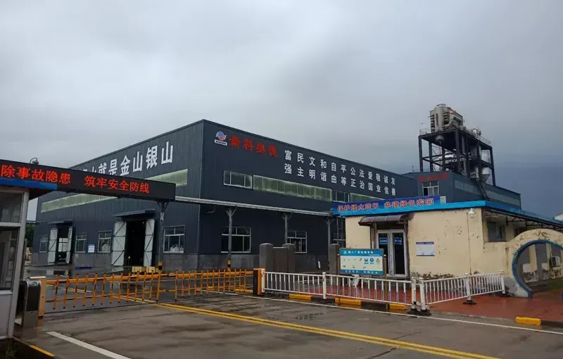 厂房大门