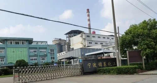 厂房大门