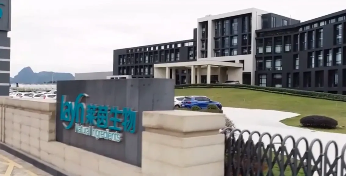 厂房大门
