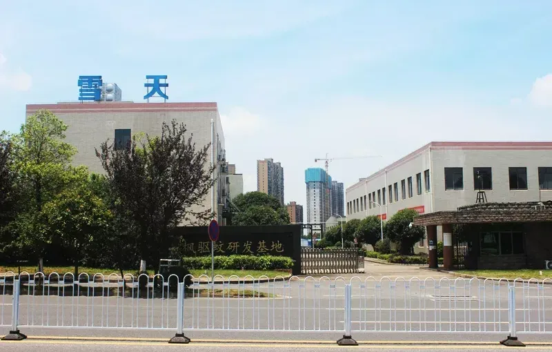 厂房大门