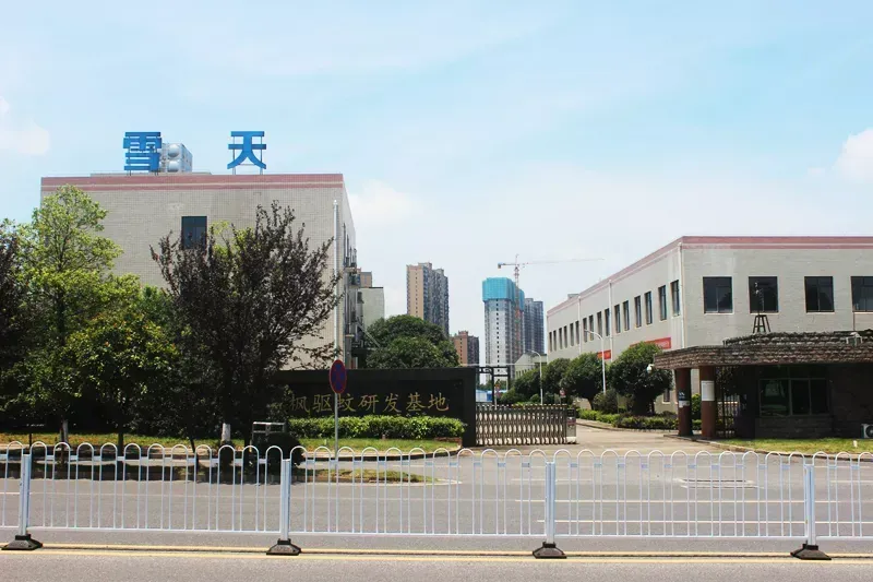 厂房大门