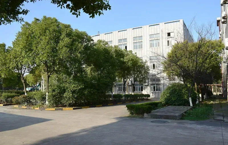 厂房大门
