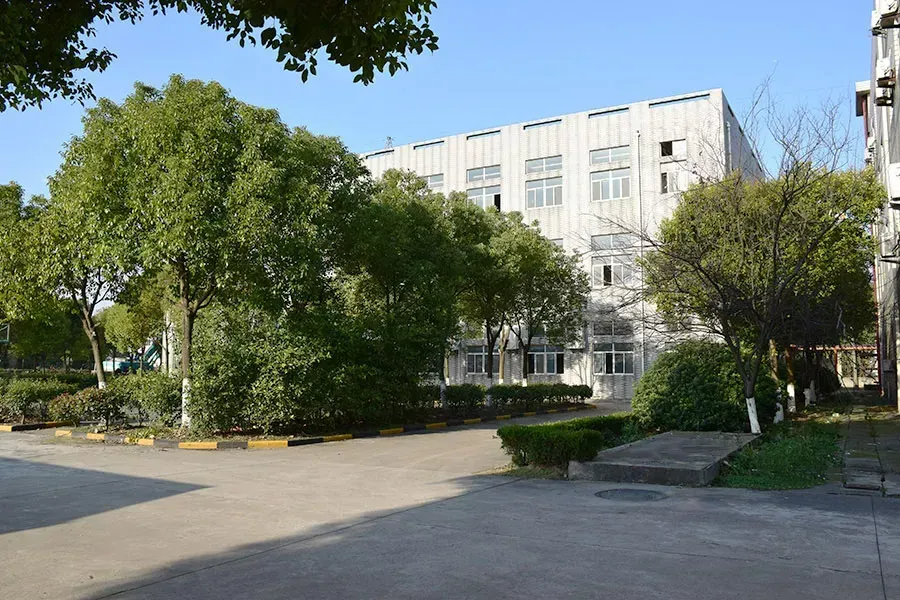 厂房大门