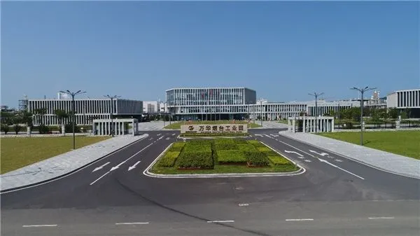 厂房大门