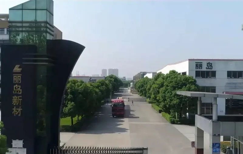 厂房大门