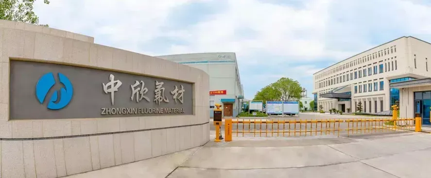 厂房大门