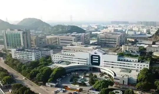 厂房大门