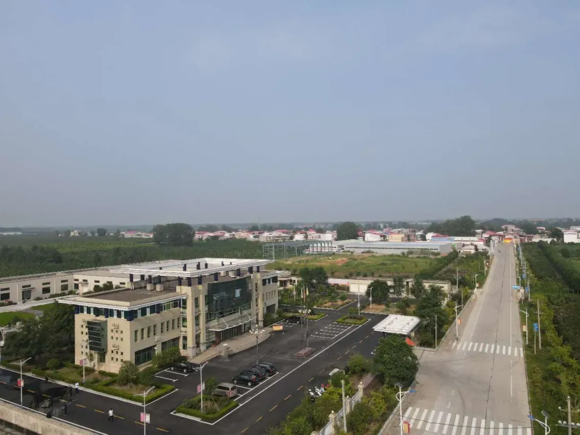 厂房大门