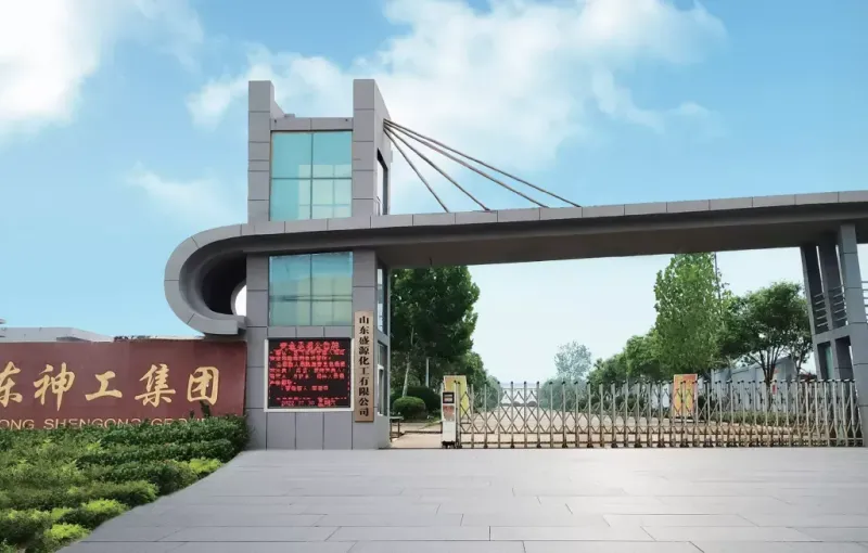 厂房大门