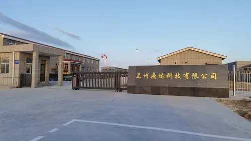 厂房大门