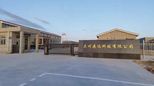 厂房大门
