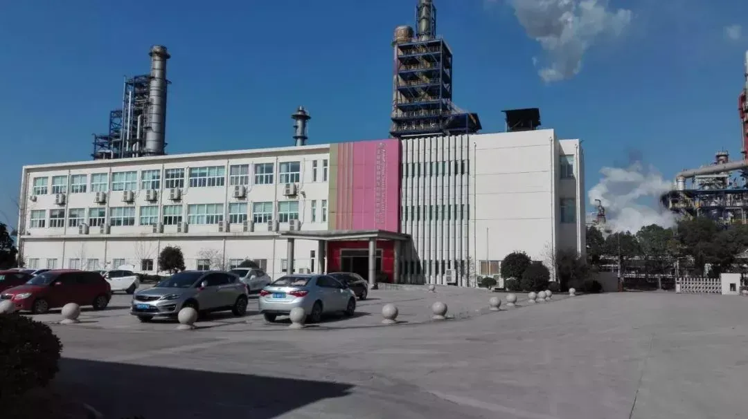 厂房大门