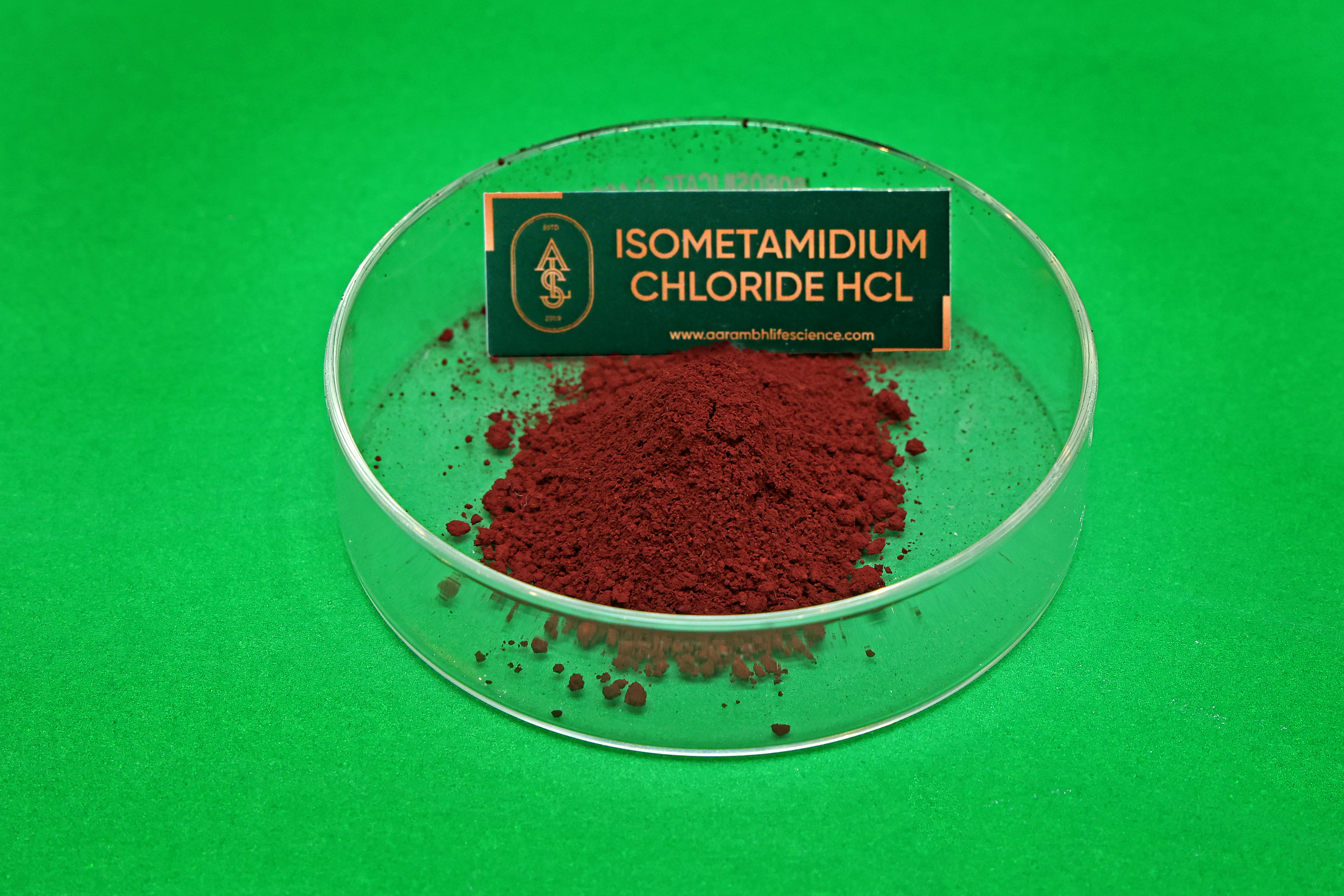 8-[3-(3-脒基苯基)-2-三氮烯基]-3-氨基-5-乙基-6-苯基菲啶鎓氯化物盐酸盐 