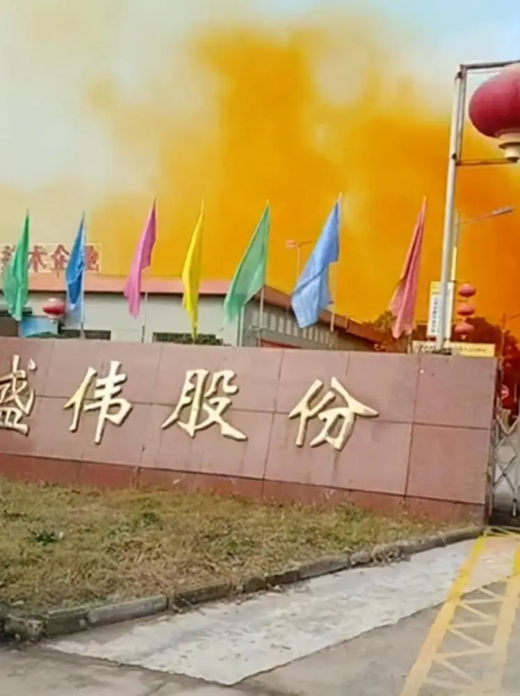 厂房大门