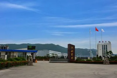 厂房大门
