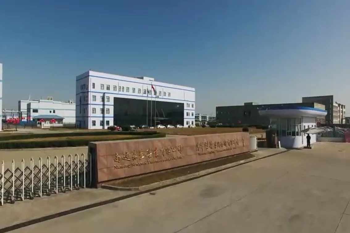 厂房大门