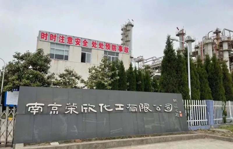厂房大门