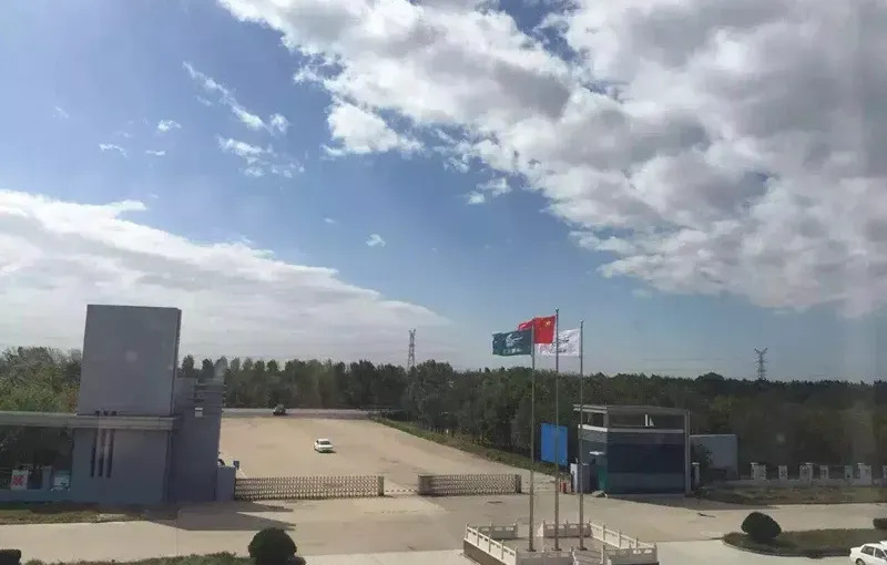 厂房大门