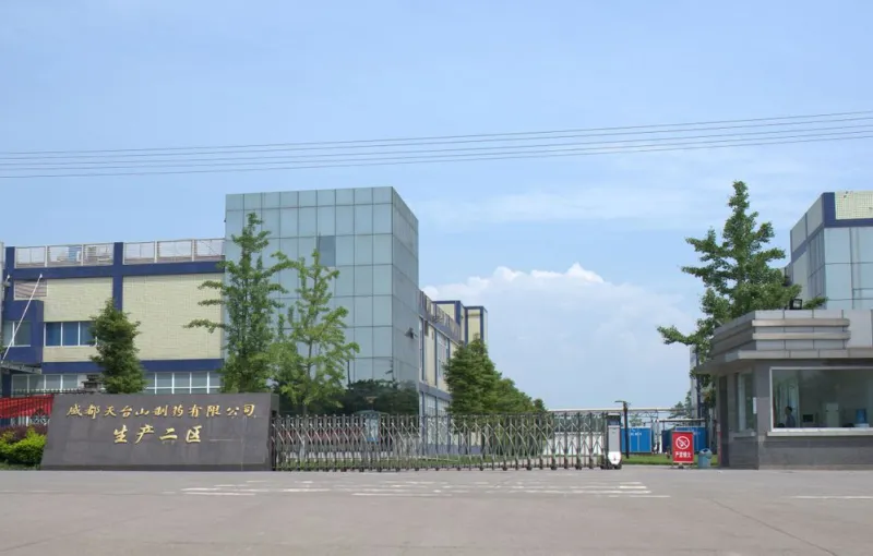 厂房大门