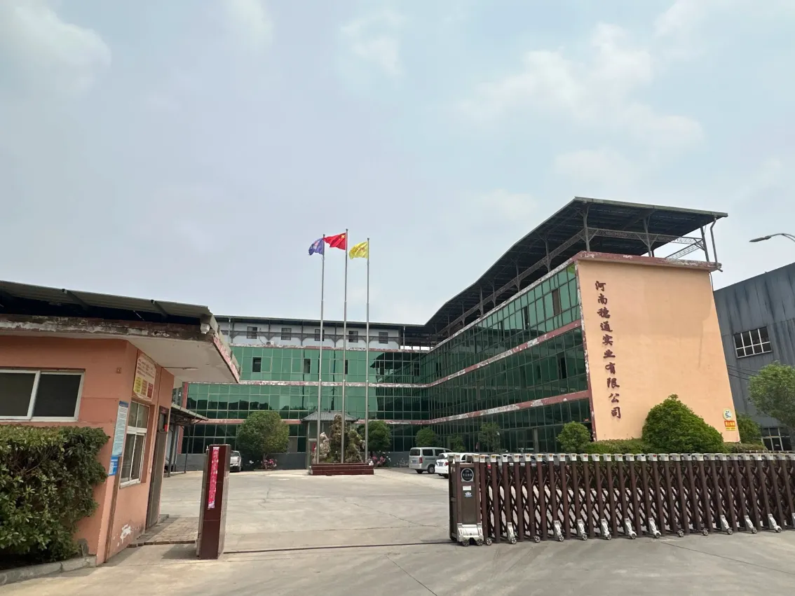 厂房大门