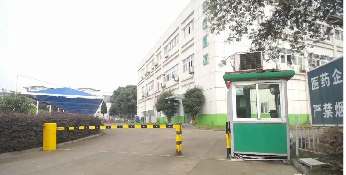 厂房大门
