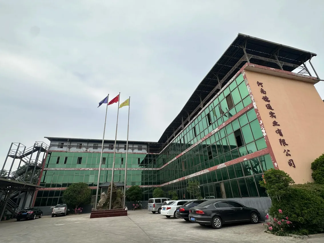 厂房大门