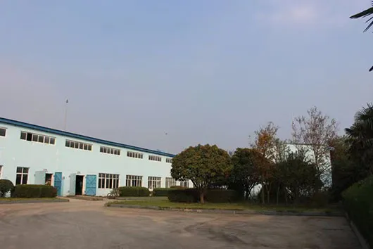 厂房大门